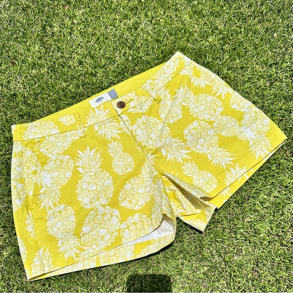 Old Navy Pants - Old Navy Pineapple Shorts Sz. 4